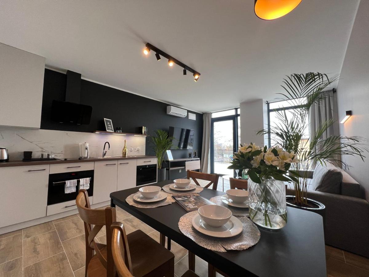 Party Avangarde Apartments City Center Leba Ngoại thất bức ảnh