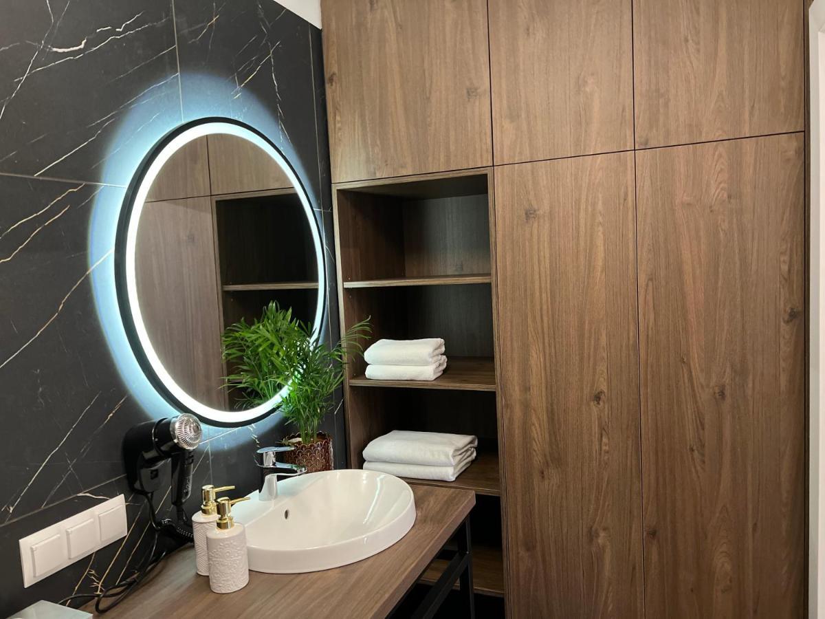 Party Avangarde Apartments City Center Leba Ngoại thất bức ảnh