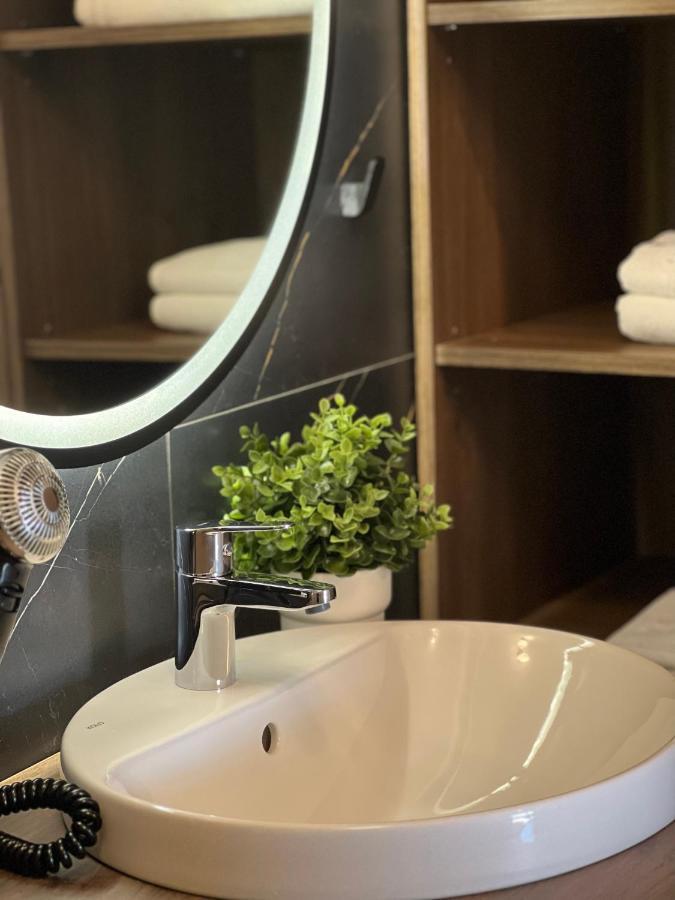 Party Avangarde Apartments City Center Leba Ngoại thất bức ảnh