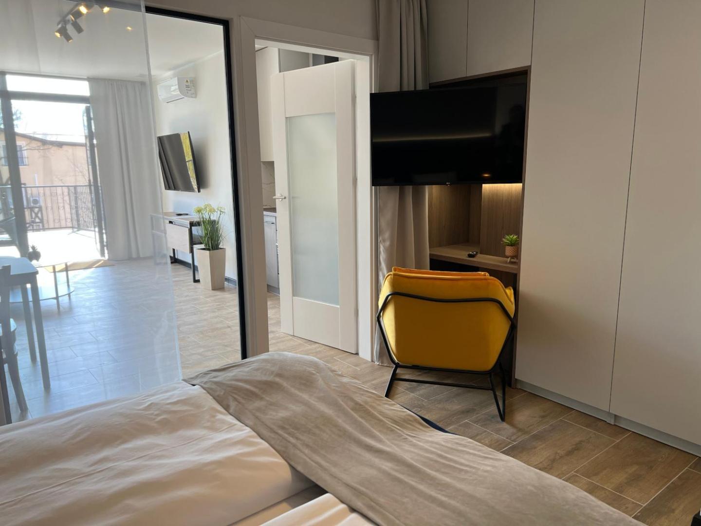 Party Avangarde Apartments City Center Leba Ngoại thất bức ảnh